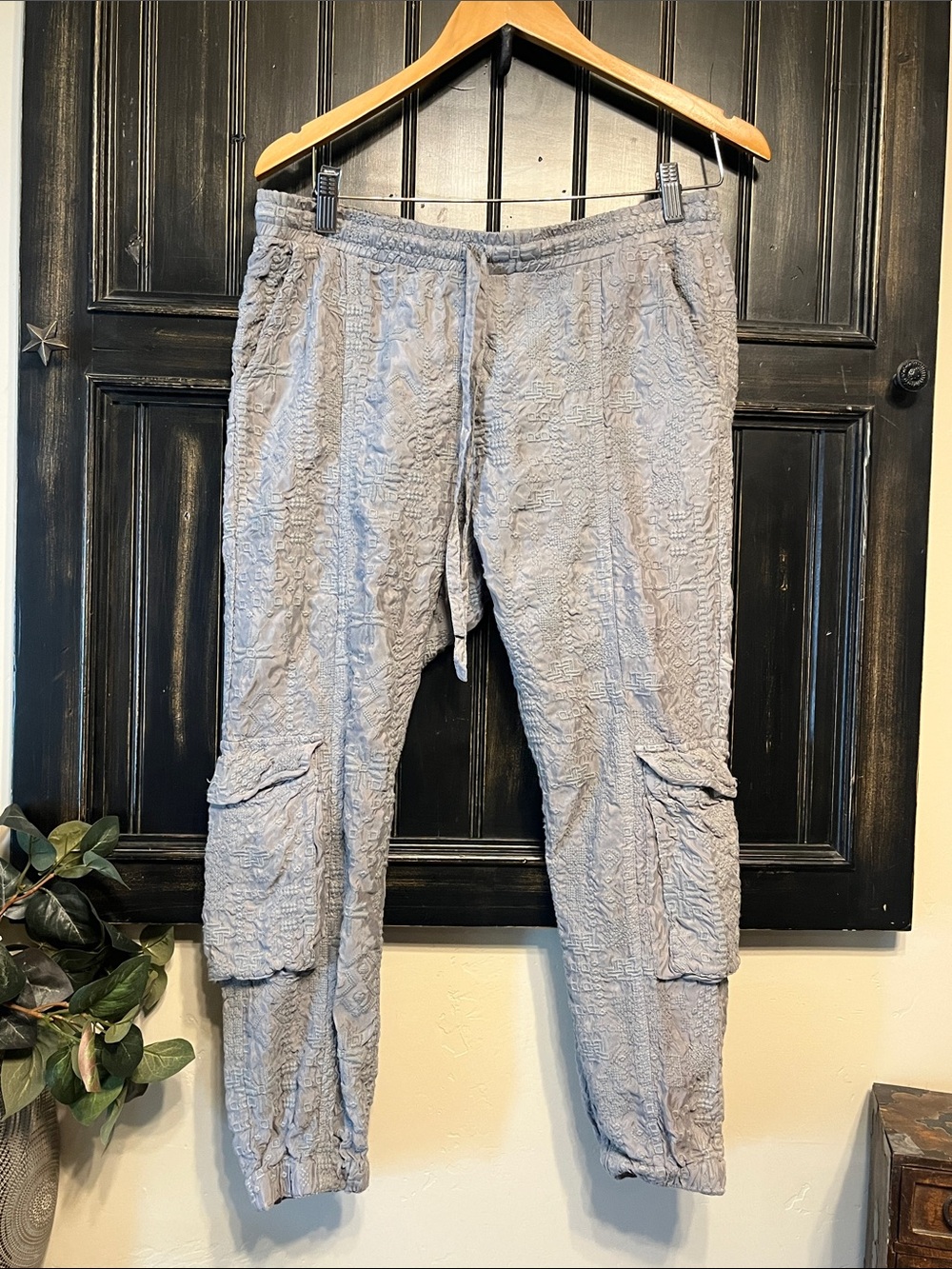 Johnny Was Embroidered Pull On Capris